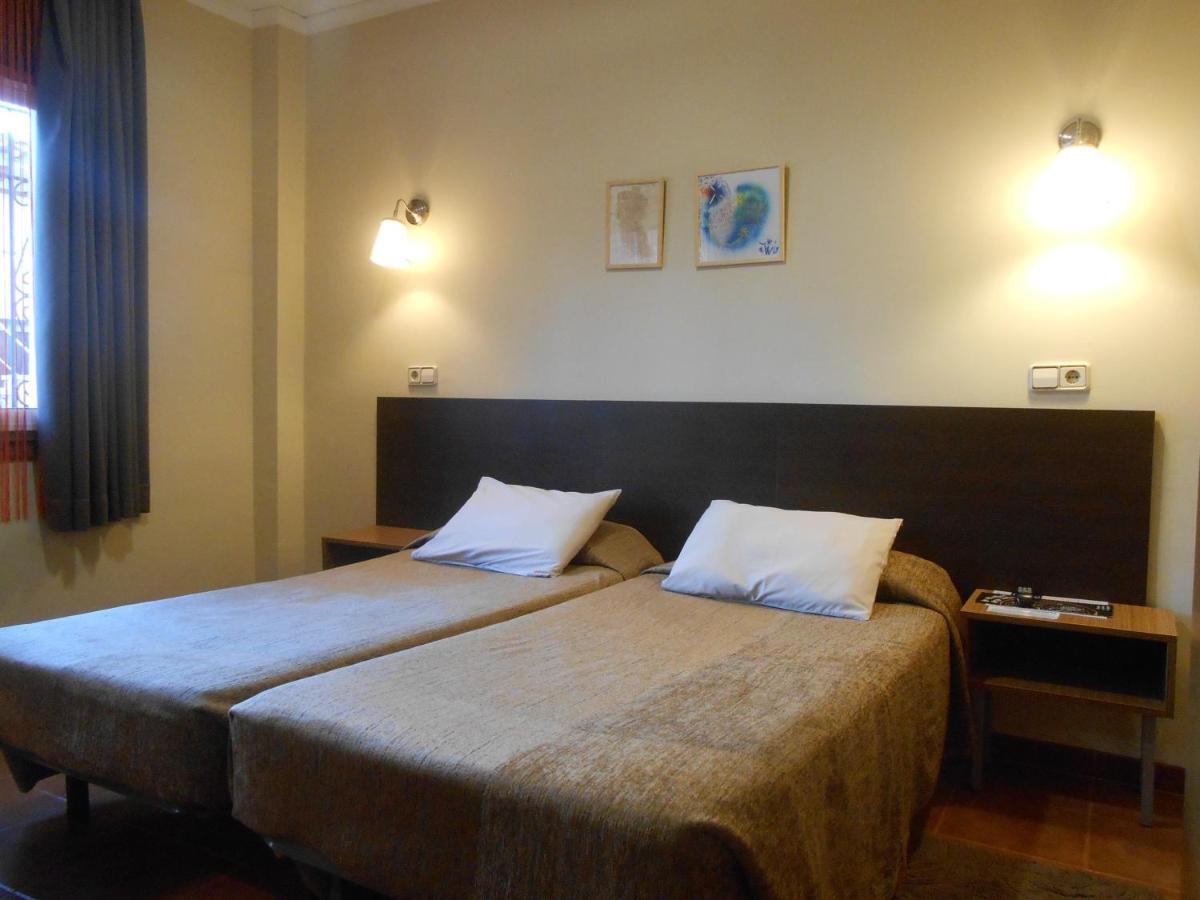 Twin Room,943408837:JPEG
